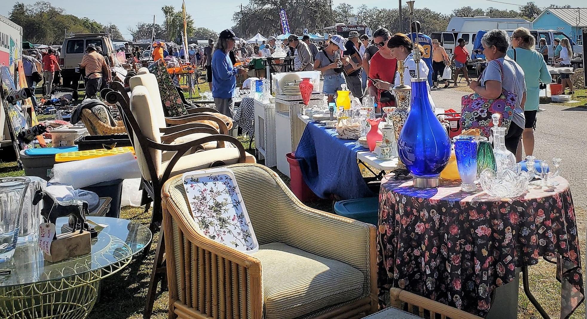 Le charme des brocantes : dénicher des trésors à Nantes et alentours