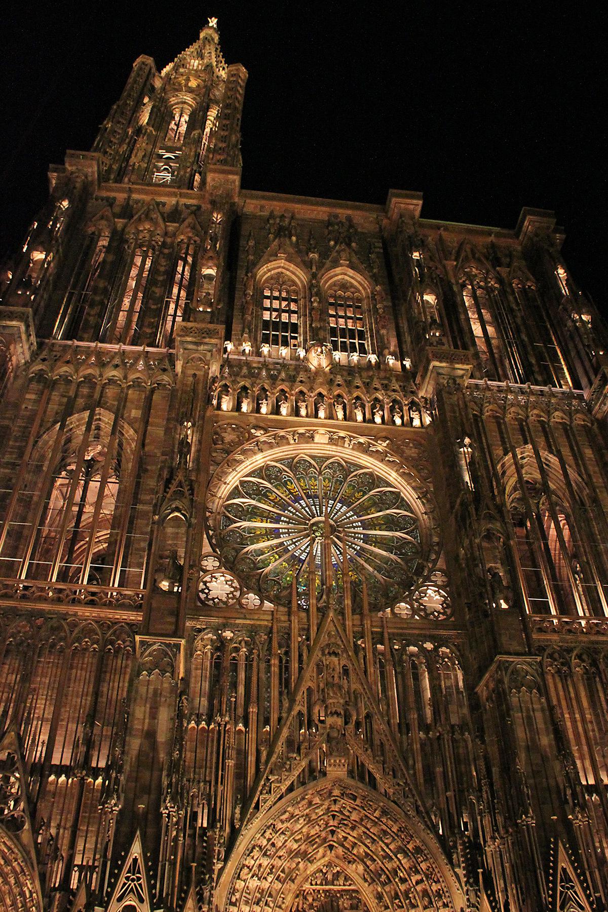 Découverte de larchitecture impressionnante de la Cathédrale de Strasbourg