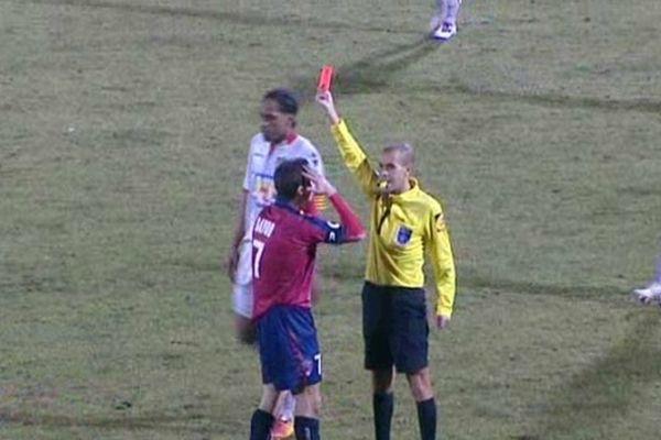 Les avantages d'un arbitre clermontois pour le match