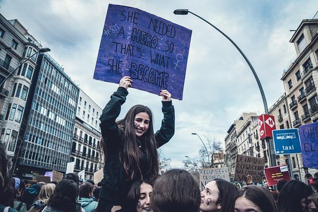 Manifestation en Île-de-France : Analyse des enjeux sociaux et politiques