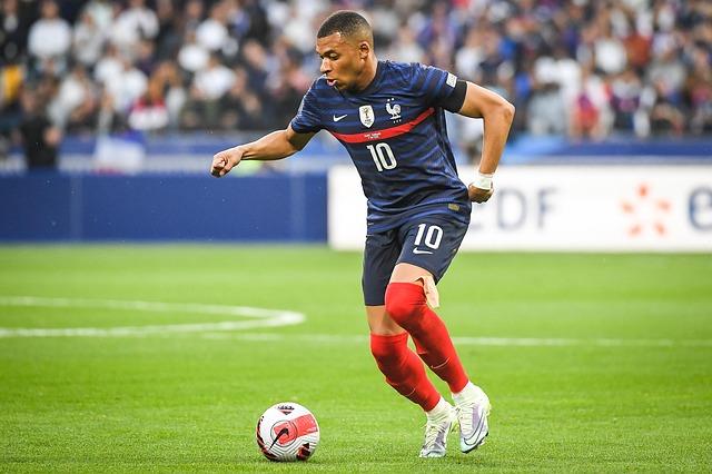 Analyse des ‌performances‌ de‌ Mbappé en tant que leader​ sur ⁢le terrain