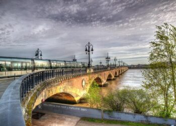 A côté de Bordeaux, un policier de la BAC blessé pendant l’interpellation d’un conjoint violent – ici, le média de la vie locale A côté de Bordeaux, un policier de la BAC blessé pendant l’interpellation d’un conjoint violent – ici, le média de la vie locale