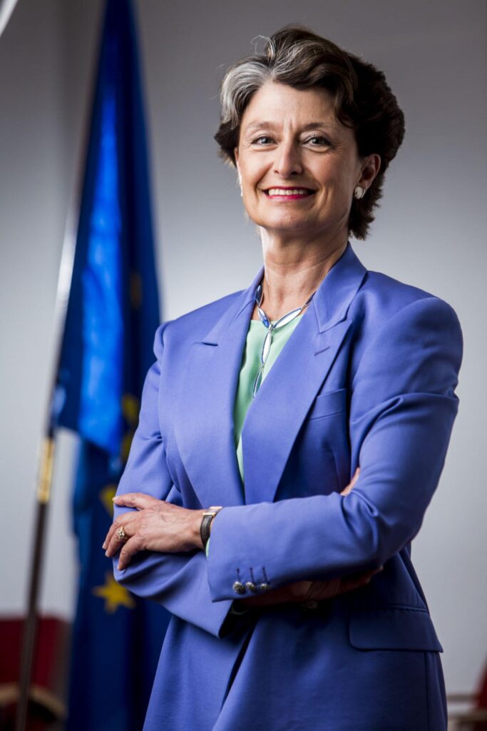 Claude-France Arnould, ancien ambassadeur et ancien directeur exécutif de l’Agence européenne de défense – 03/03 – BFM Business