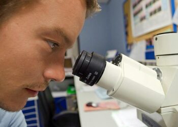 «Stand up for science» : des scientifiques du monde entier se mobilisent contre les attaques de Donald Trump – Vert «Stand up for science» : des scientifiques du monde entier se mobilisent contre les attaques de Donald Trump – Vert