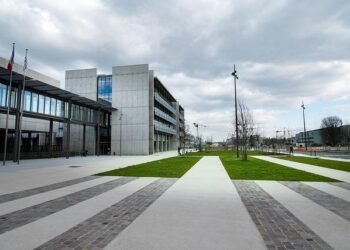 « Il y a une volonté de tuer l’université publique », blocage à Sciences Po Toulouse après l’annonce de la baisse de 630 millions d’euros des universités – France 3 Régions