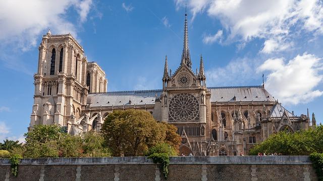 Notre-Dame de Paris : jeu-concours, on vous explique comment gagner une pierre de la cathédrale – France 3 Régions