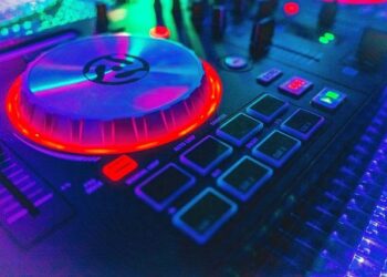 Sonny Rave, EP Silk and shadow – Sony Music Entertainment France