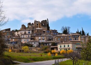 Drôme : Dracula Technologies dévoile son usine de panneaux photovoltaïques, l’une des plus grandes au monde – ici, le média de la vie locale Drôme : Dracula Technologies dévoile son usine de panneaux photovoltaïques, l’une des plus grandes au monde – ici, le média de la vie locale