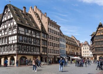 Pose de la charpente du stade du Racing club de Strasbourg, une première vision de la future Meinau et « une étape symbolique » – France 3 Régions Pose de la charpente du stade du Racing club de Strasbourg, une première vision de la future Meinau et « une étape symbolique » – France 3 Régions