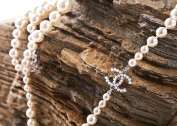 Chanel investit dans Leo France : une acquisition stratégique – Paris Select Book