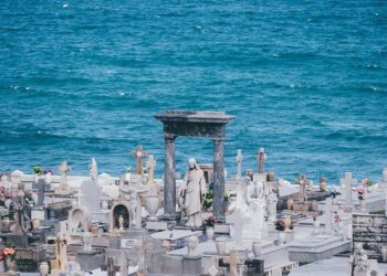 DYNORO // « Live And Die » avec Sophie Simmons – Sony Music Entertainment France