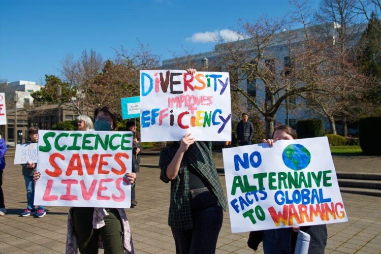 Recherche : « Stand up for science », aux États-Unis comme en France – Le journal Options Recherche : « Stand up for science », aux États-Unis comme en France – Le journal Options