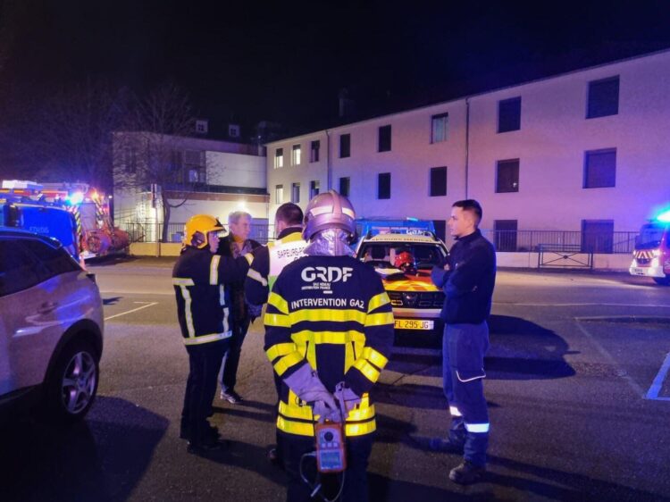 Une odeur suspecte dans la cabine : les pompiers interviennent à l’atterrissage à Orly d’un vol Air France Toulouse-Paris – Le Parisien Une odeur suspecte dans la cabine : les pompiers interviennent à l’atterrissage à Orly d’un vol Air France Toulouse-Paris – Le Parisien