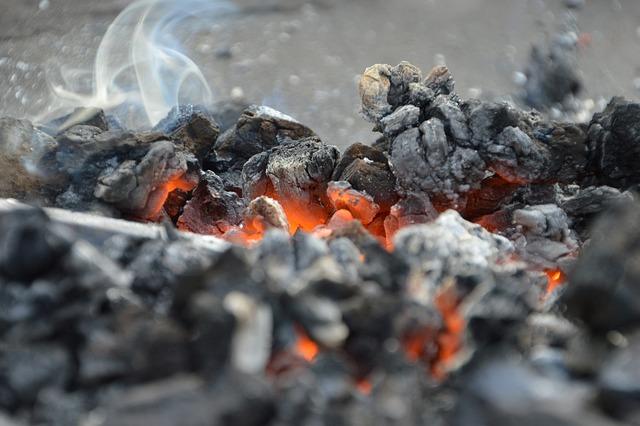 Les incendies volontaires : un phénomène préoccupant à Toulouse et Niort