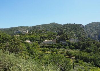 Ce village de Provence-Alpes-Côte d’Azur élu parmi les « 25 plus beaux de toute l’Europe » par un magazine de renom, et c’est bien mérité – Nice-Presse Ce village de Provence-Alpes-Côte d’Azur élu parmi les « 25 plus beaux de toute l’Europe » par un magazine de renom, et c’est bien mérité – Nice-Presse