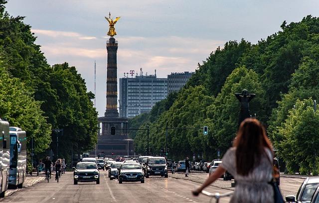 À Marseille, deux grosses berlines allemandes saisies par la justice sont offertes à l’administration pénitentiaire – ici, le média de la vie locale