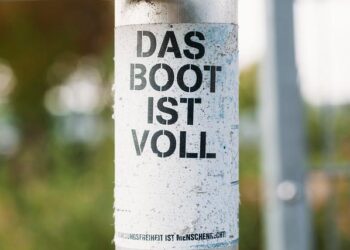 France: l’influenceur Doualemn interpellé en vue de son expulsion vers l’Algérie – RFI