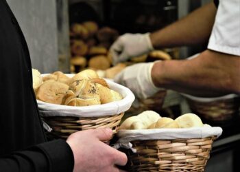 Deux lycéennes de Joséphine Baker à Toulouse dans les studios de France Télévisions – La Dépêche du Midi Deux lycéennes de Joséphine Baker à Toulouse dans les studios de France Télévisions – La Dépêche du Midi