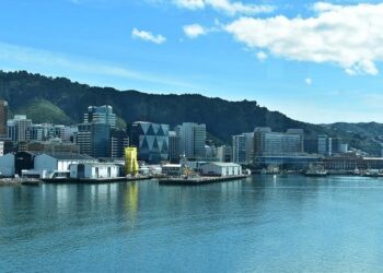 Justin Wellington revient avec ‘Replay’ – Sony Music Entertainment France