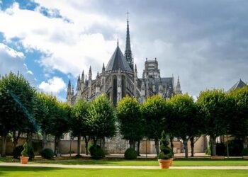 INFO FRANCE 3. Le rabbin d’Orléans frappé à la tête et mordu en rentrant de la synagogue, une enquête ouverte – France 3 Régions