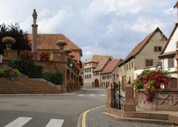 En France, des dizaines de milliers de personnes dans la rue contre le racisme – FRANCE 24