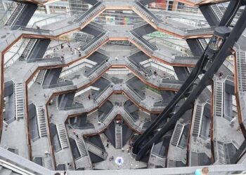 Hudson et Rex sur France 3 : « La gentillesse est gratuite et change la vie… », la star de la série raconte son combat caché contre la maladie – AlloCiné