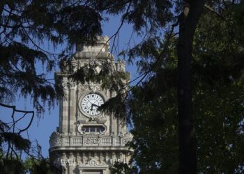 Styleto, Premier album Fille Lacrymale – Sony Music Entertainment France