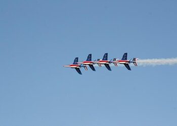 Patrouille de France : collision en plein ciel – franceinfo