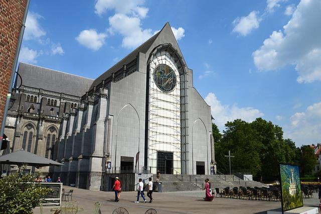 La mairie de Lille face à de nouveaux défis : enjeux et attentes