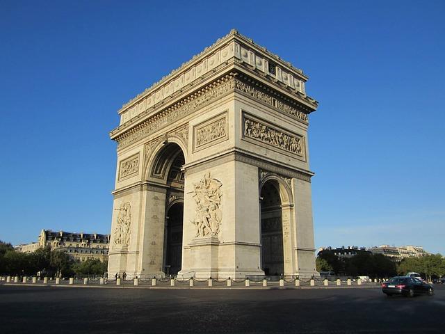 Observation optimale ‍de la Lune de sang depuis la ​France