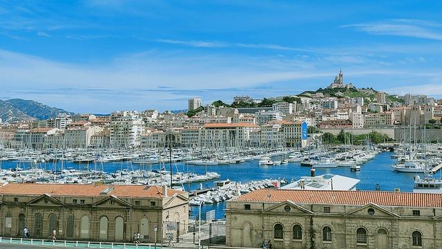 Restez Informé : Les Meilleures Ressources Météo pour les Marseillais