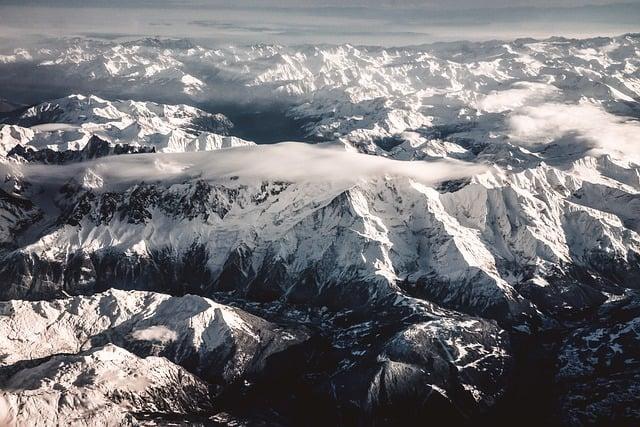 la sismicité des Alpes-Maritimes : Un panorama historique