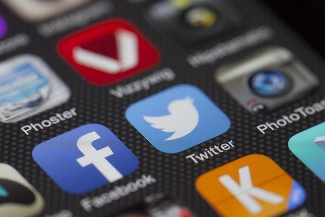 Réactions des médias et de la​ société civile face à cette menace