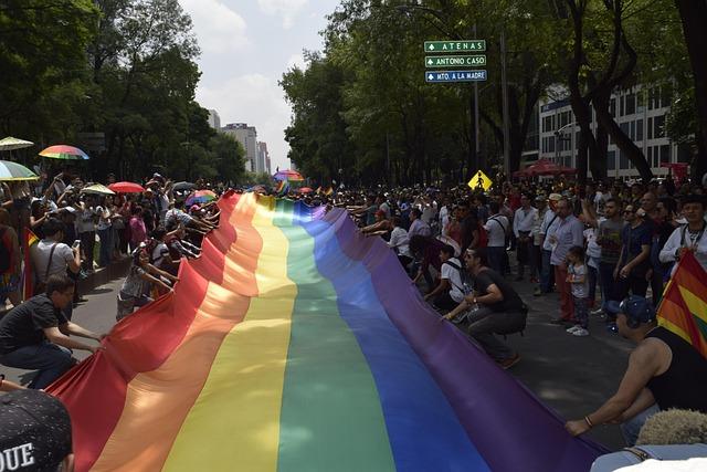 Réactions et témoignages de la communauté LGBT face à cette affaire