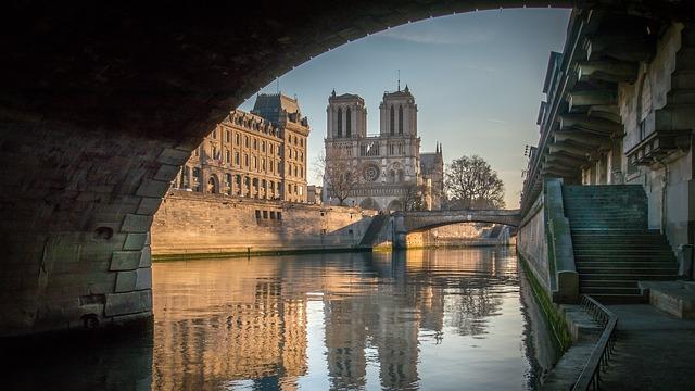 Plongée dans lhistoire de notre-Dame de Paris