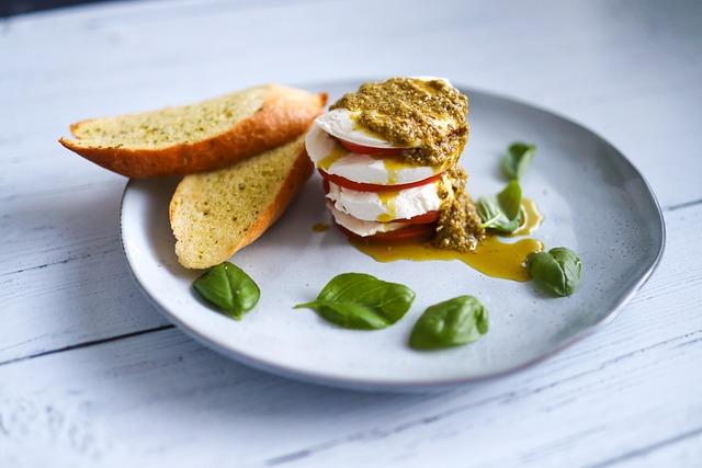Une gastronomie locale à savourer à chaque⁣ coin de rue