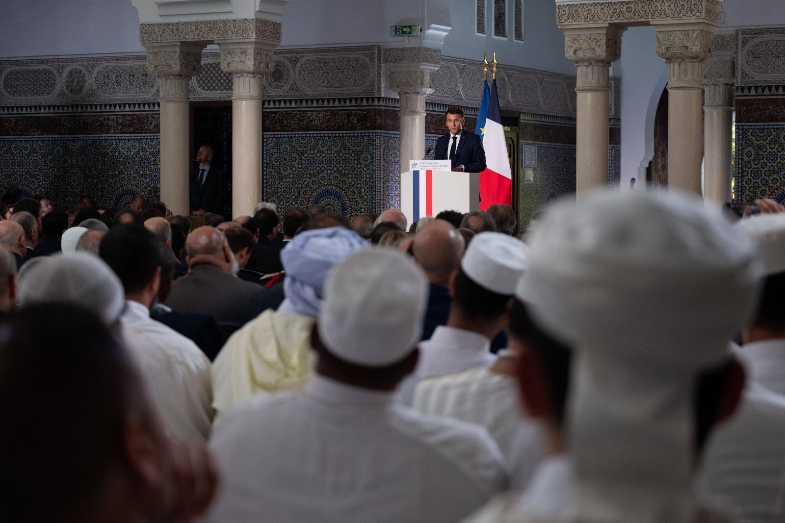 La ​tradition des imams étrangers : un pont entre cultures