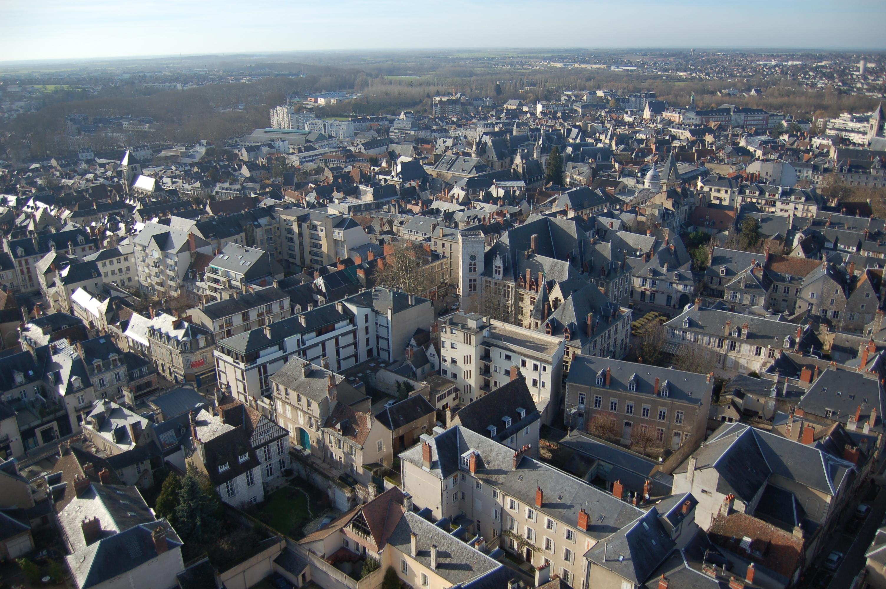 Tendances et prévisions : pourquoi Bourges demeure une destination privilégiée en 2024