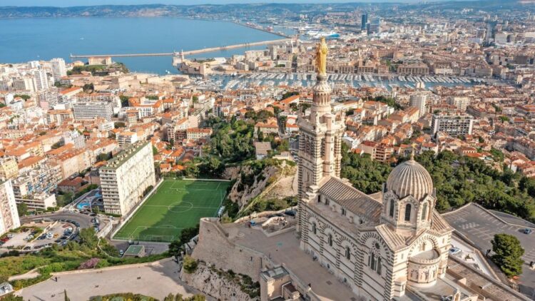 À Marseille, 201 069 personnes vivent sous le seuil de pauvreté – Marsactu À Marseille, 201 069 personnes vivent sous le seuil de pauvreté – Marsactu