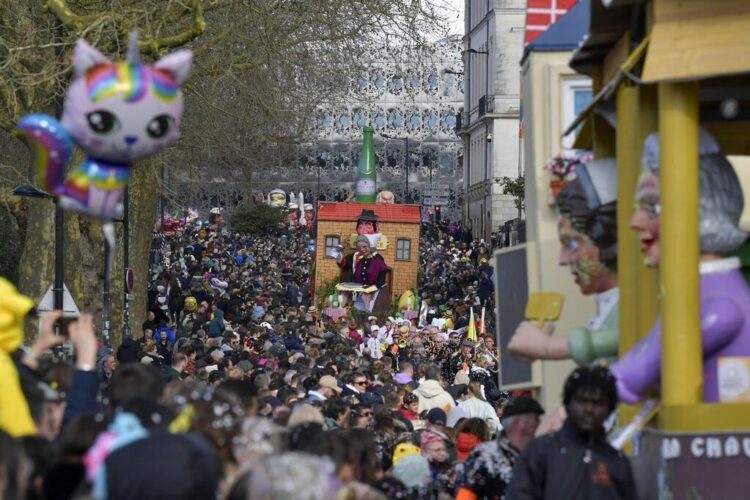 Un carnaval coloré et international dans les rues de Nantes ! – Ouest-France