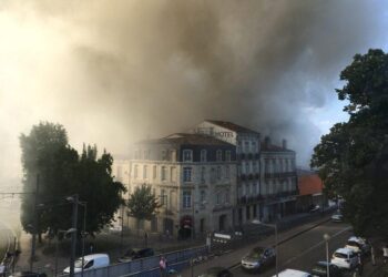 Une mère et son fils gravement blessés dans un incendie à Bordeaux : la piste criminelle privilégiée – Ouest-France