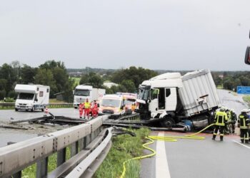Un accident sur l’A8 provoque un embouteillage monstre à Nice dans le sens Italie-France – Nice-Matin