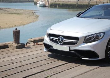 Cette voiture électrique bientôt disponible en France est l’une des plus sûres du marché – Numerama