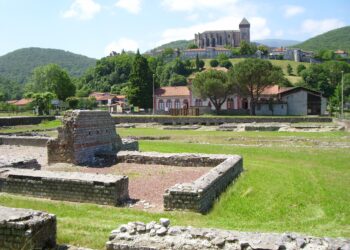 Une Découverte Étonnante : Les Fouilles du Cimetière de Loyasse Révèlent les Mystères de Lugdunum à Lyon