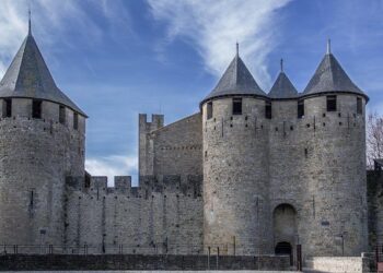 À Nantes, l&rsquo;ex-garde des Sceaux enflamme la scène avec son one man show à la Cité des congrès !