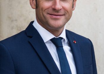 Emmanuel Macron Unveils Exciting New Platform to Welcome International Researchers to France!