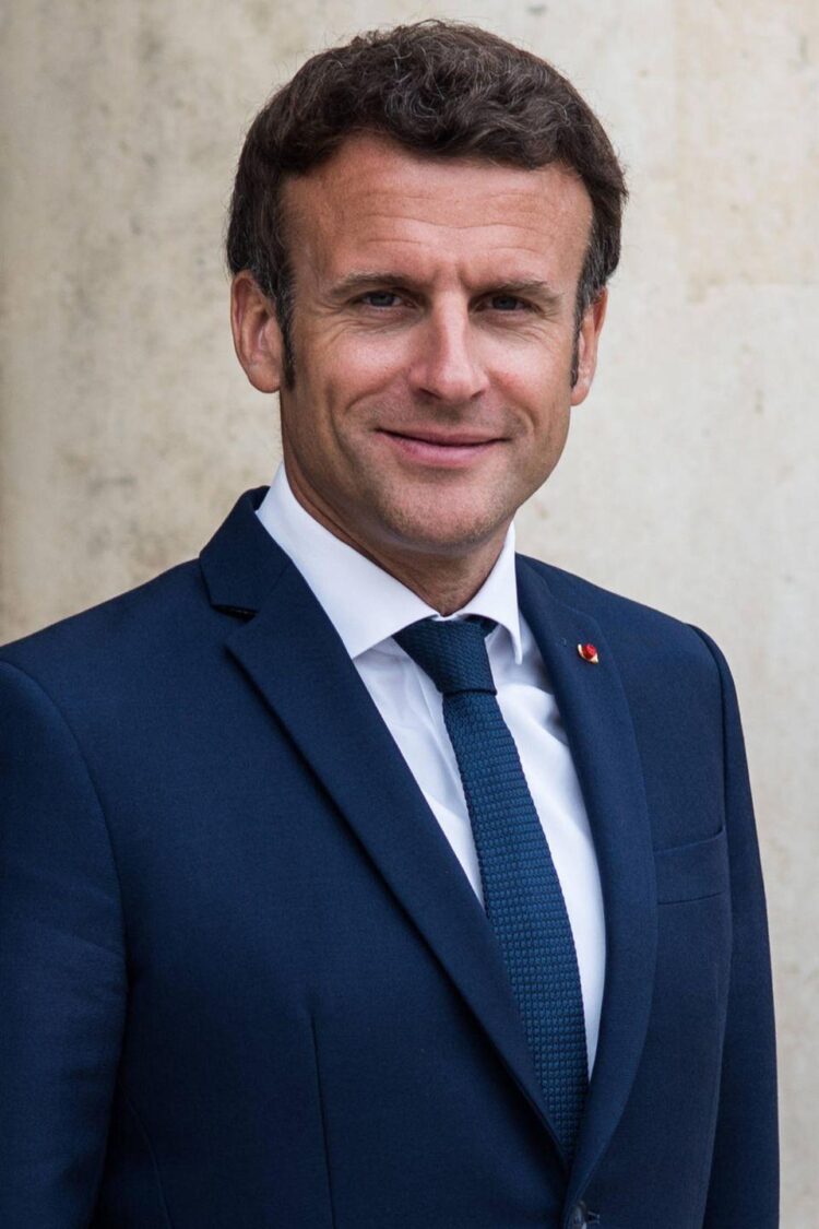Emmanuel Macron Unveils Exciting New Platform to Welcome International Researchers to France! Emmanuel Macron Unveils Exciting New Platform to Welcome International Researchers to France!