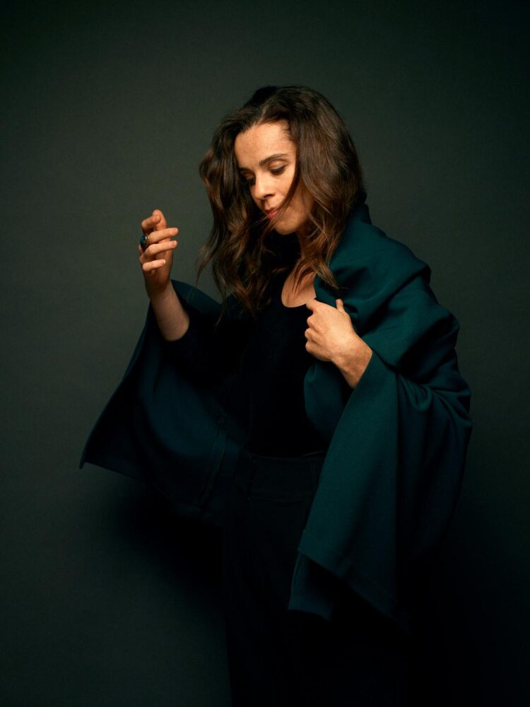 Discover the Talents of Noëmi Waysfeld: A Rising Star in Music!