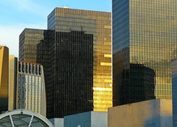 IMS Health France Secures Impressive 11,000 m² Lease in Tower D2 at La Défense!