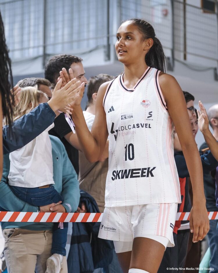 Aïnhoa Risacher Éblouit et Conduit l’Asvel à la Victoire en Coupe de France U18 contre Bourges! Aïnhoa Risacher Éblouit et Conduit l’Asvel à la Victoire en Coupe de France U18 contre Bourges!